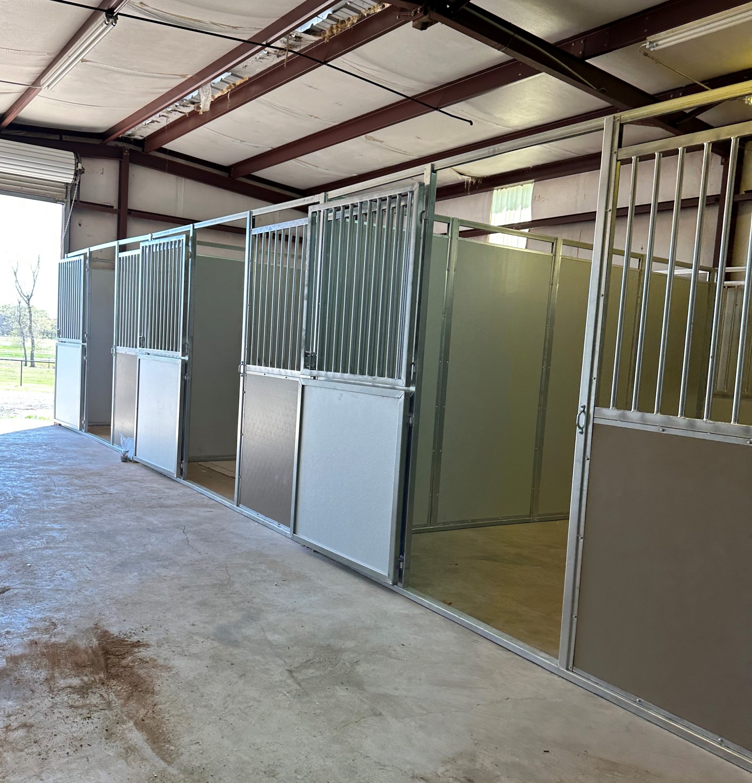 Care for your horses during the winters – Setting up the right kind of barn