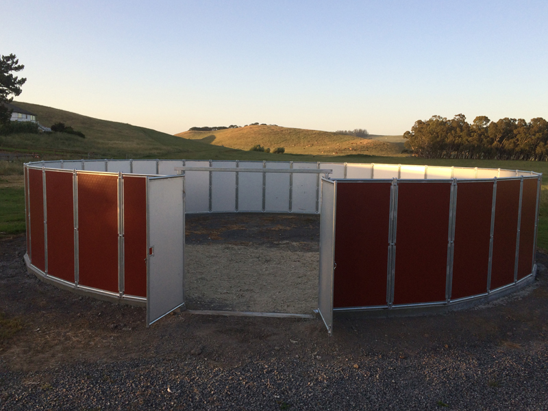 Horse round pens are playing an active role in creating the right bond between you and your ponies